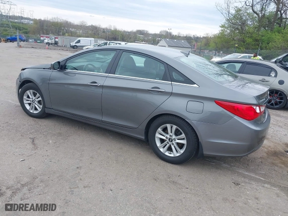 2013 Hyundai Sonata GLS with VIN 5NPEB4AC1DH577614, listed as a IAAI auction lot 42010925 with 95,518 mi miles. Bid and sale history available at carsss.com. Image 3.