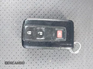 2006 Toyota Prius z VIN JTDKB20U567081644, wystawiony jako IAAI lot #42328410 z przebiegiem 138 708 mil mil oraz . Historia ofert i sprzedaży dostępna na DreamBid. Obrazek 11.