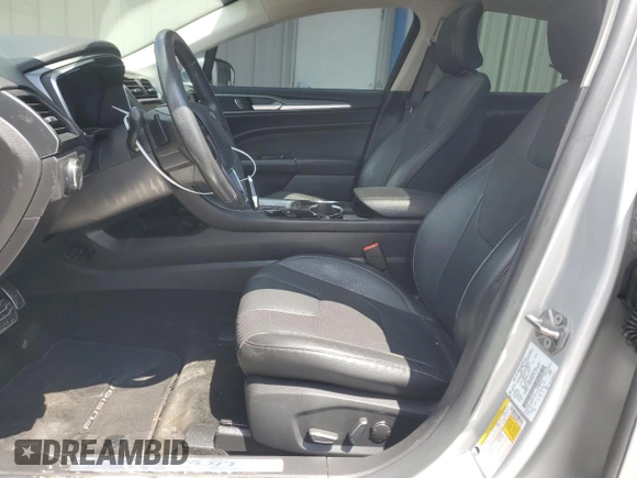 2016 Ford Fusion Titanium z VIN 3FA6P0D94GR181179, wystawiony jako Copart lot #56987005 z przebiegiem 79 841 mil mil oraz Czysty tytuł • Clean title. Historia ofert i sprzedaży dostępna na DreamBid. Obrazek 7.