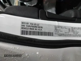 2022 Jeep Grand Cherokee Limited z VIN 1C4RJFBG8NC165785, wystawiony jako IAAI lot #41608703 z przebiegiem 24 597 mil mil oraz . Historia ofert i sprzedaży dostępna na DreamBid. Obrazek 9.