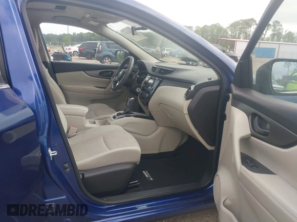 2017 Nissan Rogue Sport SL with VIN JN1BJ1CR7HW101392, listed as a IAAI auction lot 42142211 with 108,869 mi miles. Bid and sale history available at carsss.com. Image 5.