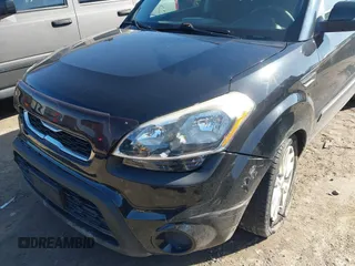 2012 Kia Soul + with VIN KNDJT2A60C7399403, listed as a IAAI auction lot 41820476 with 106,045 mi miles. Bid and sale history available at carsss.com. Image 17.