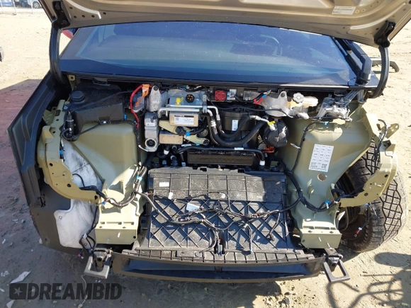 2024 Tesla Cybertruck z VIN 7G2CEHEDXRA022640, wystawiony jako IAAI lot #41423630 z przebiegiem 18 474 mil mil oraz . Historia ofert i sprzedaży dostępna na DreamBid. Obrazek 10.