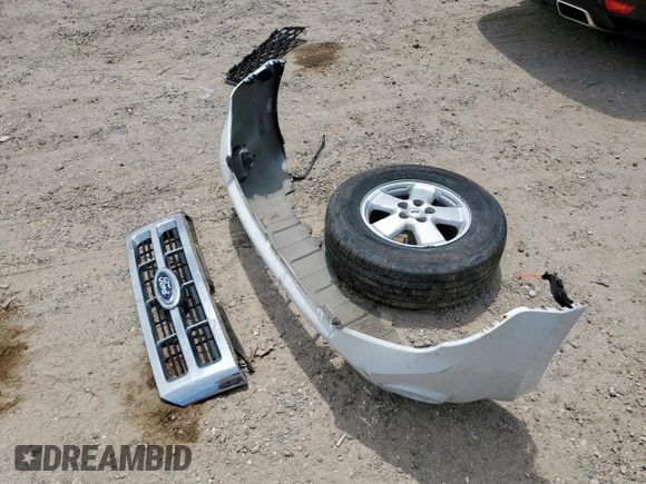 2011 Ford Escape XLT z VIN 1FMCU9D77BKB26159, wystawiony jako Copart lot #59211745 z przebiegiem 252 374 mil mil oraz Szkoda całkowita • Salvage title. Historia ofert i sprzedaży dostępna na DreamBid. Obrazek 12.