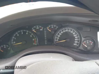 2005 Pontiac Bonneville SE z VIN 1G2HX52K95U210921, wystawiony jako IAAI lot #42156734 z przebiegiem Nie podano mil oraz . Historia ofert i sprzedaży dostępna na DreamBid. Obrazek 7.