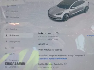 2020 Tesla Model 3 Long Range z VIN 5YJ3E1EB7LF628030, wystawiony jako IAAI lot #42357277 z przebiegiem 82 379 mil mil oraz . Historia ofert i sprzedaży dostępna na DreamBid. Obrazek 7.