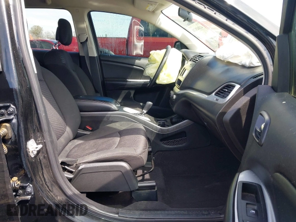 2017 Dodge Journey SE z VIN 3C4PDCAB2HT698940, wystawiony jako IAAI lot #41843176 z przebiegiem 141 499 mil mil oraz . Historia ofert i sprzedaży dostępna na DreamBid. Obrazek 5.