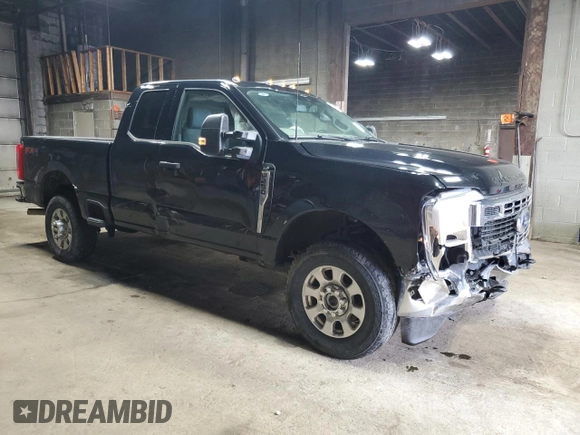 2023 Ford F-250 XL z VIN 1FT7X2BN4PEC41054, wystawiony jako Copart lot #50251095 z przebiegiem 28 016 mil mil oraz Szkoda całkowita • Salvage title. Historia ofert i sprzedaży dostępna na DreamBid. Obrazek 4.