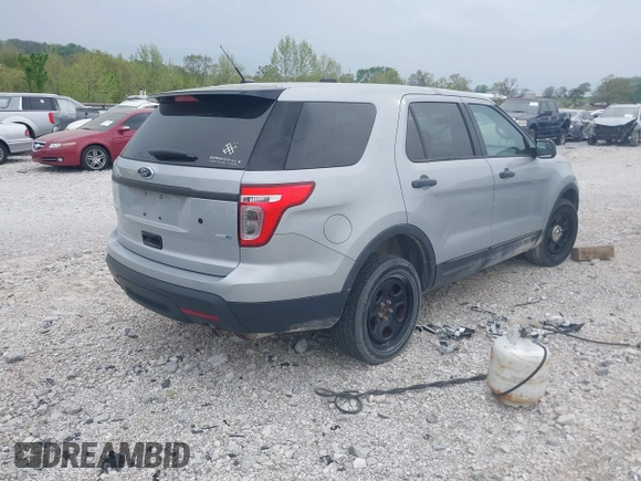 2015 Ford Utility Police Interceptor with VIN 1FM5K8AR8FGC41103, listed as a IAAI auction lot 41945013 with 89,792 mi miles. Bid and sale history available at carsss.com. Image 4.