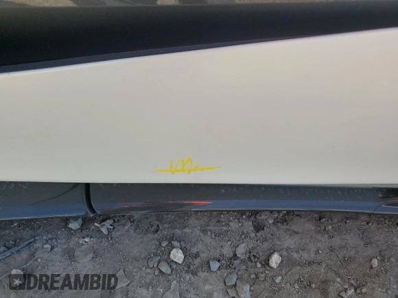 2016 McLaren 570S z VIN SBM13DAA3GW001071, wystawiony jako Copart lot #43108715 z przebiegiem Nie podano mil oraz Szkody całkowita. Historia ofert i sprzedaży dostępna na DreamBid. Obrazek 12.