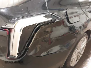 2021 Cadillac CT4 Premium Luxury z VIN 1G6DF5RK6M0133758, wystawiony jako IAAI lot #40832245 z przebiegiem 13 543 mil mil oraz . Historia ofert i sprzedaży dostępna na DreamBid. Obrazek 18.