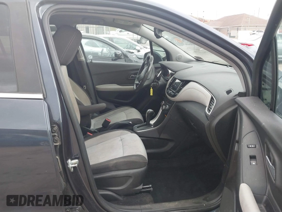 2018 Chevrolet Trax LT with VIN 3GNCJPSB9JL303436, listed as a IAAI auction lot 41836272 with 117,775 mi miles. Bid and sale history available at carsss.com. Image 5.