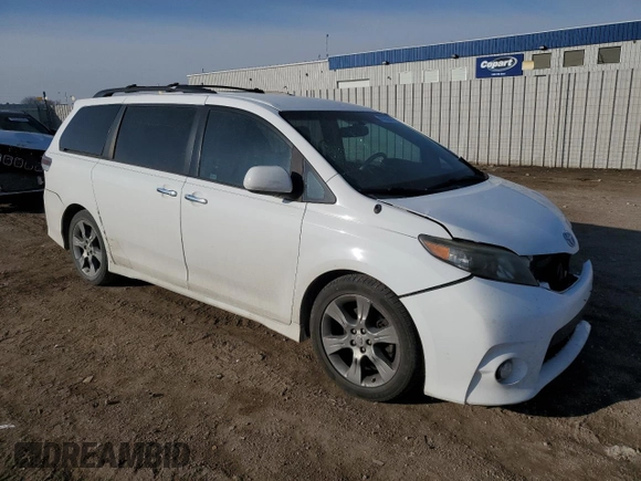 2013 Toyota Sienna SE z VIN 5TDXK3DC1DS353803, wystawiony jako Copart lot #47653545 z przebiegiem 139 032 mil mil oraz Szkoda całkowita • Salvage title. Historia ofert i sprzedaży dostępna na DreamBid. Obrazek 4.