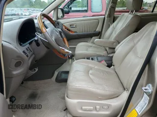2002 Lexus RX 300 z VIN JTJHF10U820272063, wystawiony jako Copart lot #57144995 z przebiegiem 126 414 mil mil oraz Nie do naprawy • Non repairable. Historia ofert i sprzedaży dostępna na DreamBid. Obrazek 7.