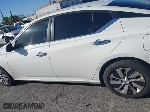 2020 Nissan Altima 2.5 S with VIN 1N4BL4BV4LC212960, listed as a IAAI auction lot 41785081 with 122,494 mi miles. Bid and sale history available at carsss.com. Image 14.