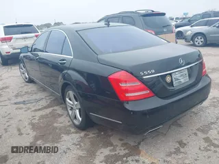2011 Mercedes-Benz S-Class S 550 with VIN WDDNG7BB1BA362219, listed as a IAAI auction lot 41439408 with 165,076 mi miles. Bid and sale history available at carsss.com. Image 3.