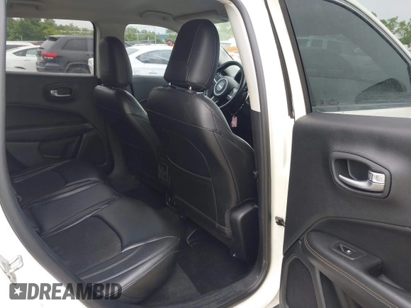 2018 Jeep Compass Latitude с VIN 3C4NJDBB4JT453583, выставлен на аукционе IAAI как лот 42501931 с пробегом 57 094 миль миль и . История ставок и продаж доступна на DreamBid. Изображение 8.