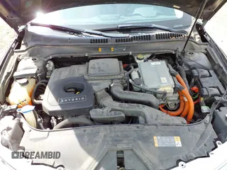 2013 Lincoln MKZ Hybrid with VIN 3LN6L2LU2DR821615, listed as a IAAI auction lot 42129870 with 137,833 mi miles. Bid and sale history available at carsss.com. Image 10.