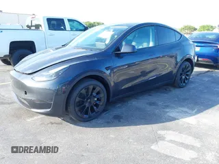 2024 Tesla Model Y с VIN 7SAYGDED4RF097142, выставлен на аукционе IAAI как лот 41484729 с пробегом 20 миль миль и . История ставок и продаж доступна на DreamBid. Изображение 2.