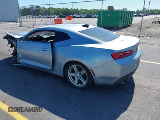2018 Chevrolet Camaro 1LT z VIN 1G1FB1RX3J0125112, wystawiony jako IAAI lot #42034286 z przebiegiem 179 149 mil mil oraz . Historia ofert i sprzedaży dostępna na DreamBid. Obrazek 3.
