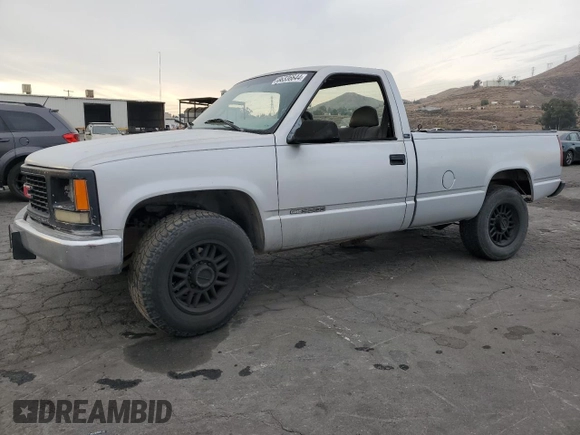 1995 GMC Sierra 3500 z VIN 1GTGC34K8SE549695, wystawiony jako Copart lot #86336644 z przebiegiem 258 439 mil mil oraz Szkoda całkowita • Salvage title. Historia ofert i sprzedaży dostępna na DreamBid. Obrazek 1.
