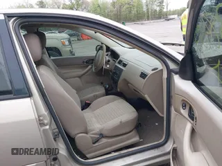2006 Ford Focus S with VIN 1FAFP34N16W150966, listed as a IAAI auction lot 42038422 with 162,052 mi miles and . Bid and sale history available at carsss.com. Image 5.