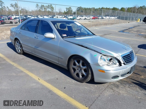 2004 Mercedes-Benz S-Class 5.0L with VIN WDBNG84J74A403779, listed as a IAAI auction lot 41346259 with 224,485 mi miles. Bid and sale history available at carsss.com. Image 1.