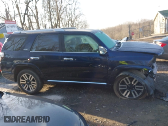 2018 Toyota 4Runner SR5 z VIN JTEBU5JR8J5596675, wystawiony jako IAAI lot #41877335 z przebiegiem Nie podano mil oraz . Historia ofert i sprzedaży dostępna na DreamBid. Obrazek 13.