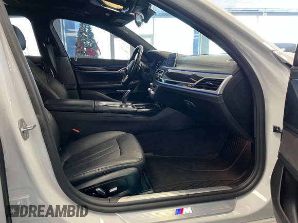 2018 BMW 7 Series 740i with VIN WBA7E2C50JG743251, listed as a Copart auction lot 87849025 with 60,974 mi miles and Clean Title. Bid and sale history available at carsss.com. Image 5.