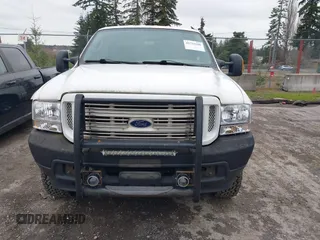 2003 Ford Super Duty F-250 XL with VIN 1FTNW21P63EB35955, listed as a IAAI auction lot 41723586 with 323,973 mi miles. Bid and sale history available at carsss.com. Image 12.