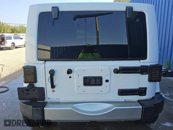 2018 Jeep Wrangler JK Unlimited Sahara with VIN 1C4HJWEG8JL898260, listed as a Copart auction lot 72160364 with 106,993 mi miles and Clean Title. Bid and sale history available at carsss.com. Image 6.