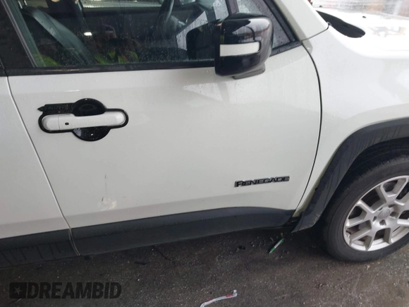 2020 Jeep Renegade Latitude with VIN ZACNJBBB4LPL00858, listed as a IAAI auction lot 39799564 with 96,002 mi miles. Bid and sale history available at carsss.com. Image 19.
