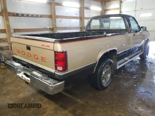 1990 Dodge Dakota with VIN 1B7GG26X9LS666745, listed as a Copart auction lot 44703175 with 121,682 mi miles and Salvage Title. Bid and sale history available at carsss.com. Image 3.