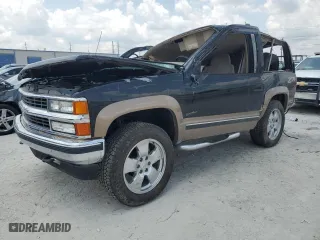 1999 Chevrolet Tahoe with VIN 3GNEK18R0XG106650, listed as a Copart auction lot 63455944 with 158,146 mi miles and Non Repairable. Bid and sale history available at carsss.com. Image 1.