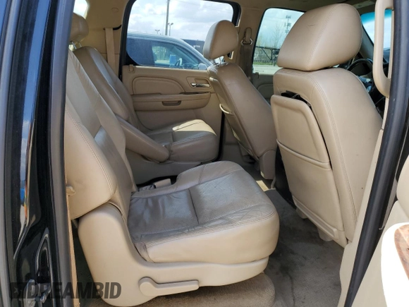 2010 Cadillac Escalade ESV Luxury z VIN 1GYUKHEF9AR213754, wystawiony jako Copart lot #51558905 z przebiegiem 221 373 mil mil oraz Szkoda całkowita • Salvage title. Historia ofert i sprzedaży dostępna na DreamBid. Obrazek 11.