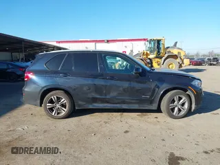 2017 BMW X5 xDrive50i z VIN 5UXKR6C56H0J83813, wystawiony jako IAAI lot #41398752 z przebiegiem 105 239 mil mil oraz . Historia ofert i sprzedaży dostępna na DreamBid. Obrazek 14.