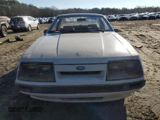 1986 Ford Mustang z VIN NOVIN42794605, wystawiony jako Copart lot #42794605 z przebiegiem 62 794 mil mil oraz Nie do naprawy • Non repairable. Historia ofert i sprzedaży dostępna na DreamBid. Obrazek 5.