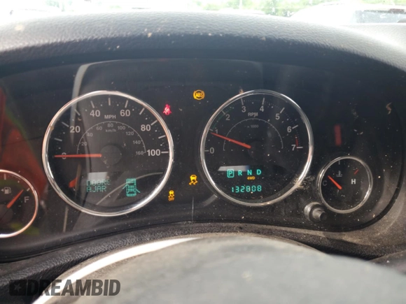 2013 Jeep Wrangler Unlimited Sport z VIN 1C4BJWDG0DL574795, wystawiony jako Copart lot #59230515 z przebiegiem 132 808 mil mil oraz Szkoda całkowita • Salvage title. Historia ofert i sprzedaży dostępna na DreamBid. Obrazek 9.