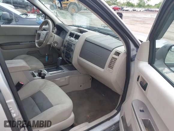 2008 Ford Escape XLT с VIN 1FMCU93128KA54213, выставлен на аукционе IAAI как лот 42558890 с пробегом 115 995 миль миль и . История ставок и продаж доступна на DreamBid. Изображение 5.