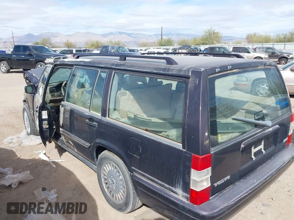1998 Volvo V90 с VIN YV1KW9601W1046355, выставлен на аукционе IAAI как лот 41518241 с пробегом 236 321 миль миль и . История ставок и продаж доступна на DreamBid. Изображение 3.
