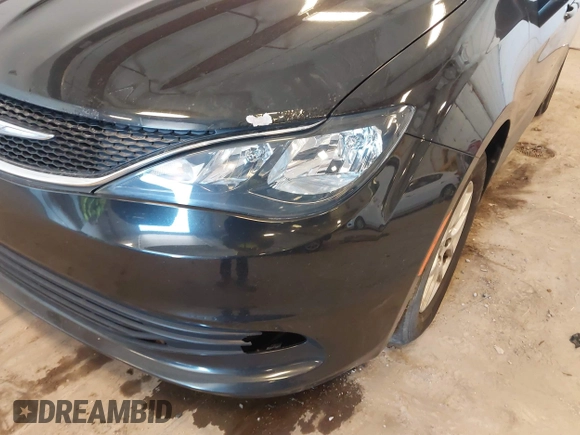 2017 Chrysler Pacifica Touring with VIN 2C4RC1DG3HR571477, listed as a IAAI auction lot 42040872 with 112,028 mi miles and . Bid and sale history available at DreamBid. Image 17.
