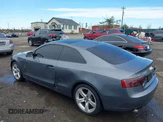 2013 Audi A5 Premium Plus z VIN WAULFAFR8DA070141, wystawiony jako IAAI lot #41729584 z przebiegiem 176 662 mil mil oraz . Historia ofert i sprzedaży dostępna na DreamBid. Obrazek 3.