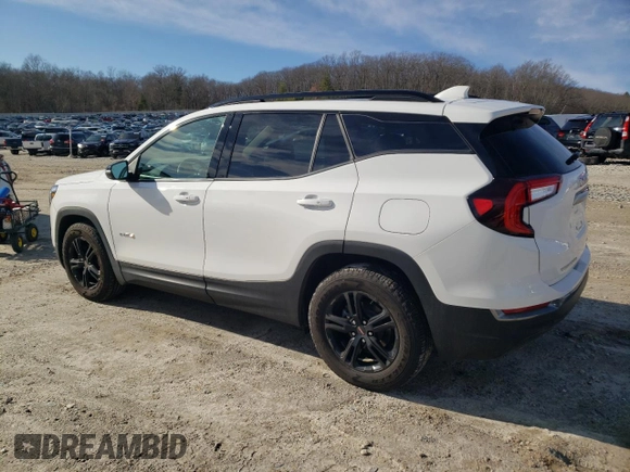 2023 GMC Terrain AT4 z VIN 3GKALYEG2PL234481, wystawiony jako Copart lot #49389095 z przebiegiem 8 555 mil mil oraz Szkoda całkowita • Salvage title. Historia ofert i sprzedaży dostępna na DreamBid. Obrazek 2.