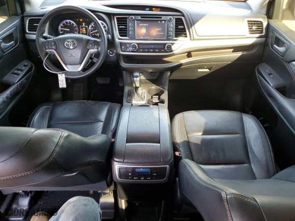 2014 Toyota Highlander XLE with VIN 5TDKKRFH2ES020887, listed as a Copart auction lot 47527945 with 210,858 mi miles and Salvage Title. Bid and sale history available at carsss.com. Image 8.