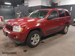 2005 Jeep Grand Cherokee Laredo with VIN 1J4HR48N45C539639, listed as a IAAI auction lot 41890163 with 84,470 mi miles. Bid and sale history available at carsss.com. Image 18.