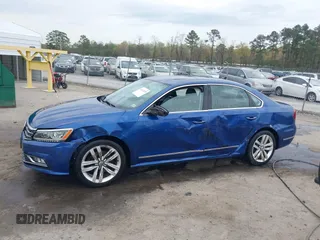 2017 Volkswagen Passat 1.8T SE w/Technology with VIN 1VWGT7A32HC003089, listed as a IAAI auction lot 41933870 with 118,863 mi miles. Bid and sale history available at carsss.com. Image 14.