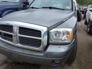 2006 Dodge Dakota SLT with VIN 1D7HE48N06S580705, listed as a IAAI auction lot 42120728 with 206,420 mi miles. Bid and sale history available at carsss.com. Image 12.