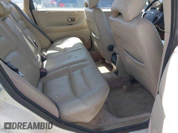 1999 Volvo S70 z VIN YV1LS56D8X1565934, wystawiony jako IAAI lot #42181658 z przebiegiem 172 783 mil mil oraz . Historia ofert i sprzedaży dostępna na DreamBid. Obrazek 8.
