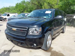 2007 Chevrolet Suburban LTZ with VIN 3GNFC160X7G112218, listed as a IAAI auction lot 42025105 with 316,645 mi miles. Bid and sale history available at carsss.com. Image 2.