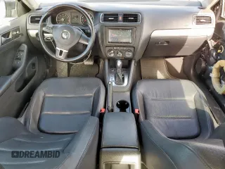 2013 Volkswagen Jetta SE с VIN 3VWDP7AJ7DM397879, выставлен на аукционе Copart как лот 62449575 с пробегом 88 237 миль миль и Списание • Salvage title. История ставок и продаж доступна на DreamBid. Изображение 8.